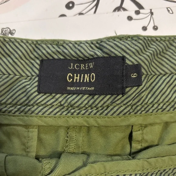 J. Crew Green Women's Shorts - Picture 2 of 2